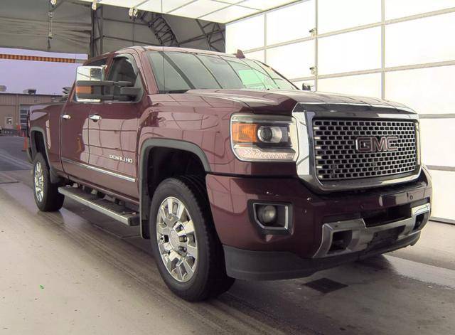 2015 GMC Sierra 2500HD Denali 4WD photo