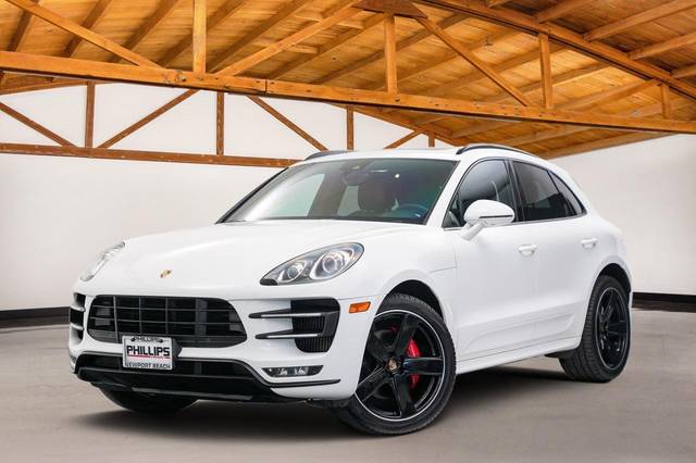 2015 Porsche Macan Turbo AWD photo