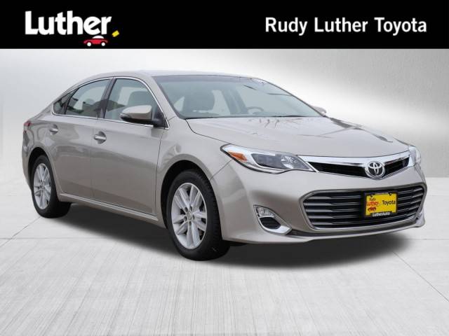 2015 Toyota Avalon XLE FWD photo