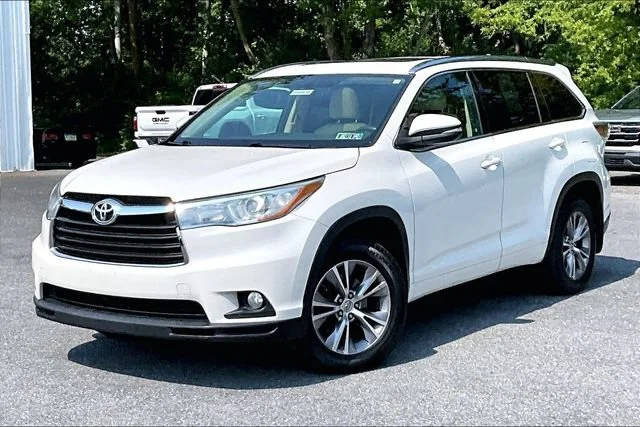 2015 Toyota Highlander XLE AWD photo