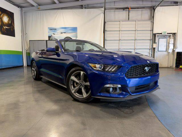 2015 Ford Mustang V6 RWD photo