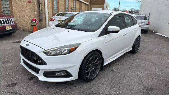 2015 Ford Focus ST FWD photo