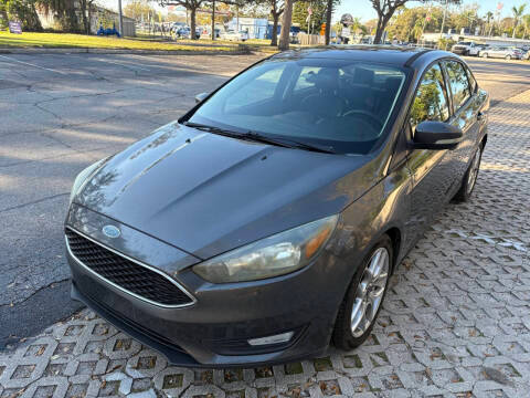 2015 Ford Focus SE FWD photo