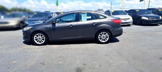 2015 Ford Focus SE FWD photo