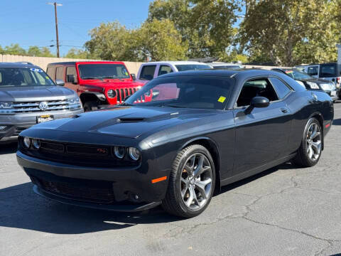 2015 Dodge Challenger R/T Plus RWD photo