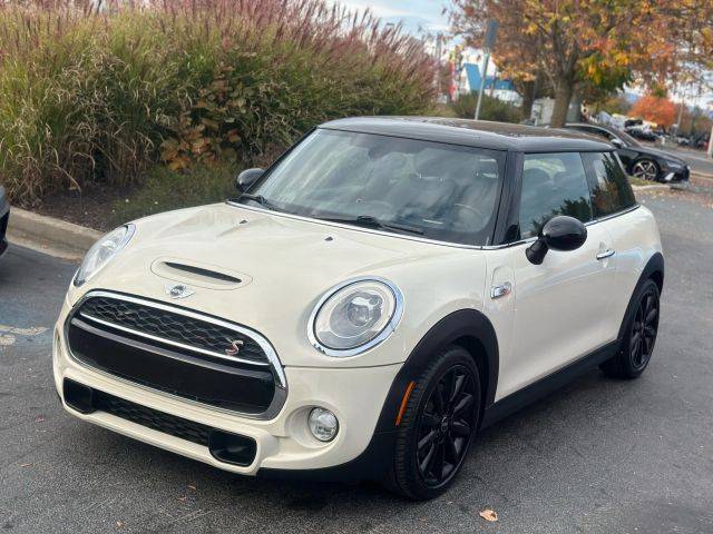 2015 MINI Hardtop 2 Door S FWD photo