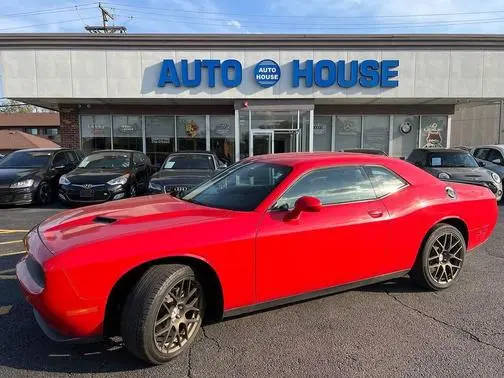 2015 Dodge Challenger SXT RWD photo