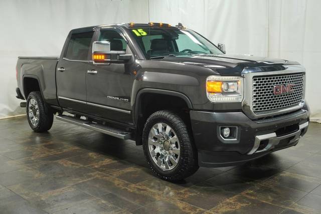2015 GMC Sierra 2500HD Denali 4WD photo