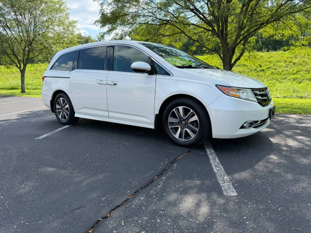 2015 Honda Odyssey Touring Elite FWD photo