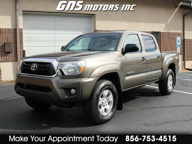 2015 Toyota Tacoma  4WD photo