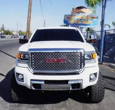 2015 GMC Sierra 2500HD Denali 4WD photo