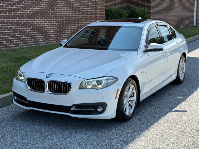 2015 BMW 5 Series 528i xDrive AWD photo