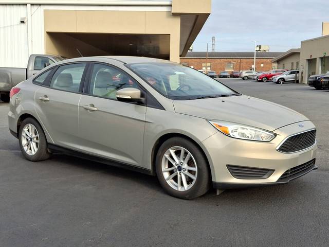 2015 Ford Focus SE FWD photo