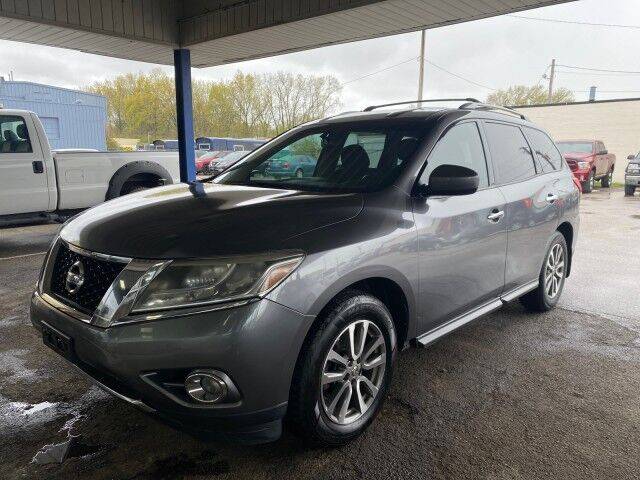 2015 Nissan Pathfinder SV FWD photo