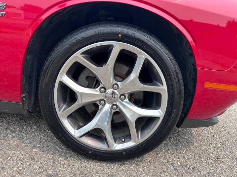 2015 Dodge Challenger R/T Plus RWD photo