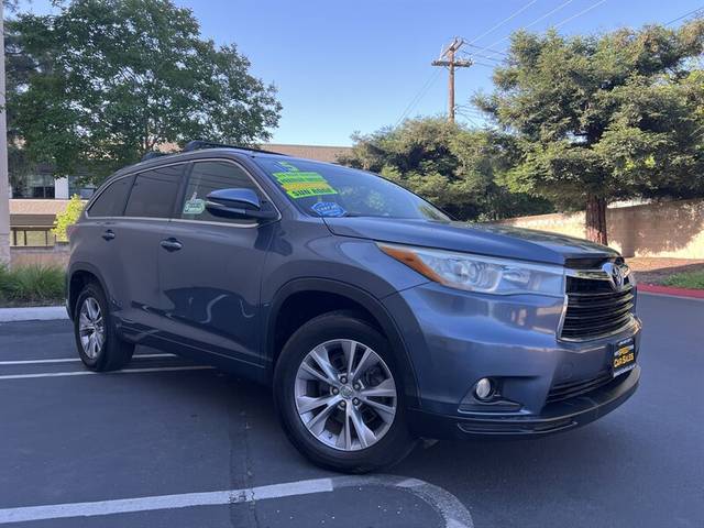 2015 Toyota Highlander XLE FWD photo