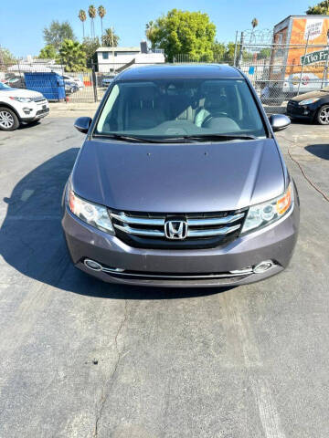 2015 Honda Odyssey Touring FWD photo