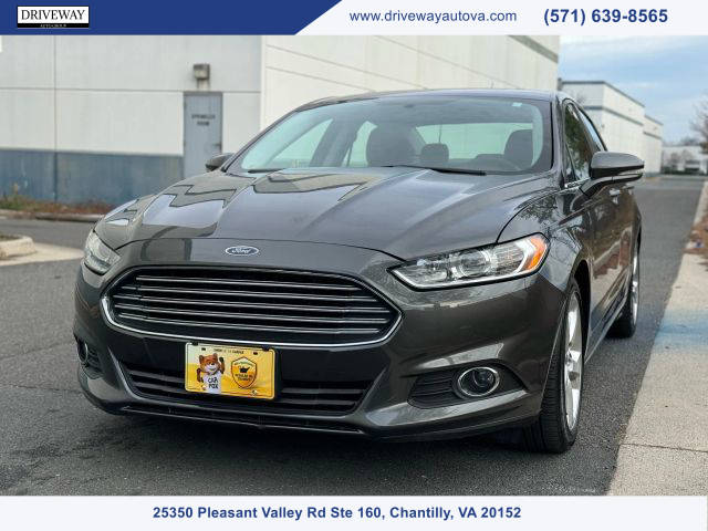 2016 Ford Fusion SE FWD photo