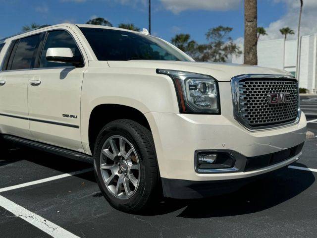 2015 GMC Yukon XL Denali RWD photo