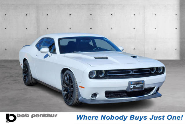 2015 Dodge Challenger R/T Scat Pack RWD photo