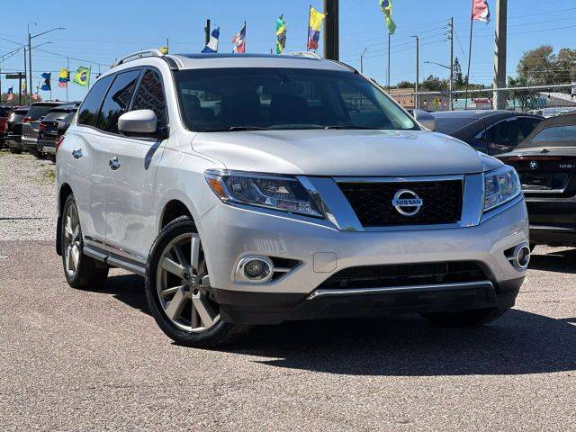 2015 Nissan Pathfinder Platinum FWD photo