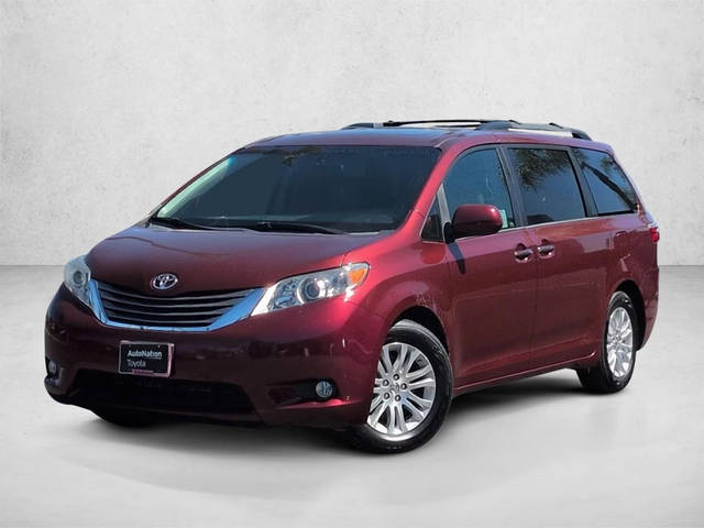 2015 Toyota Sienna XLE FWD photo