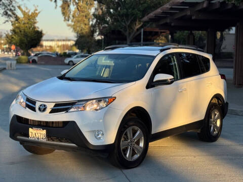 2015 Toyota RAV4 XLE FWD photo