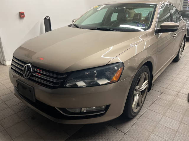 2015 Volkswagen Passat 1.8T SE w/Sunroof & Nav FWD photo