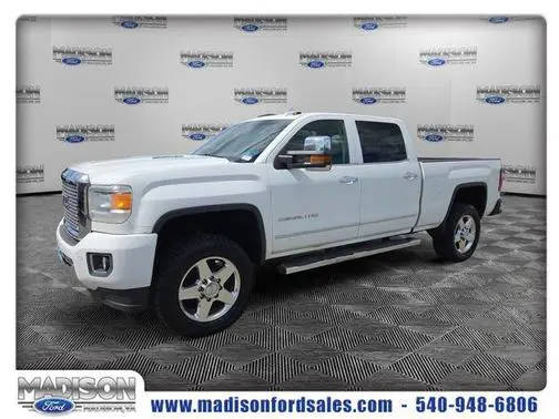 2015 GMC Sierra 2500HD Denali 4WD photo