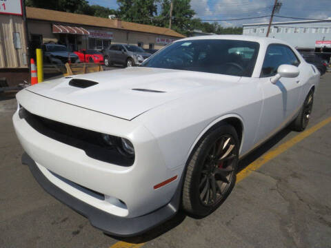 2015 Dodge Challenger SRT Hellcat RWD photo