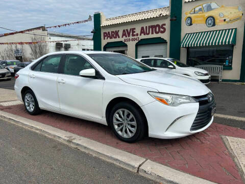 2015 Toyota Camry LE FWD photo