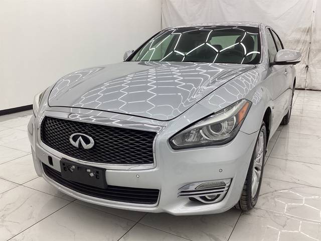 2015 Infiniti Q70 AWD photo