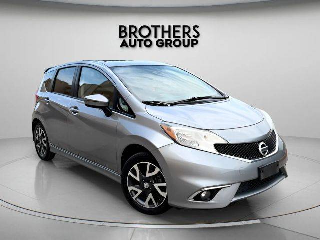 2015 Nissan Versa Note SR FWD photo