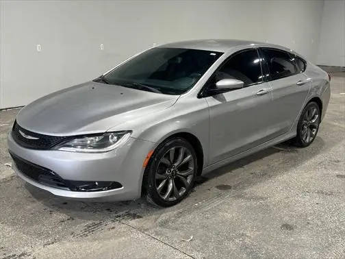 2015 Chrysler 200 S FWD photo