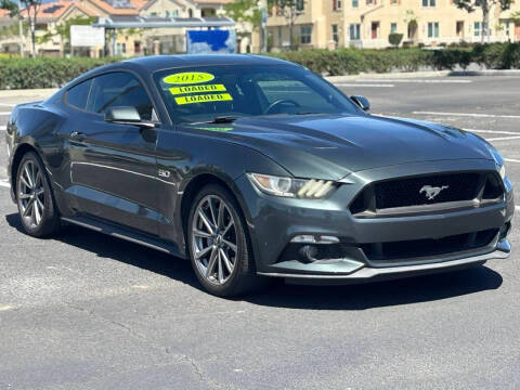 2015 Ford Mustang GT Premium RWD photo
