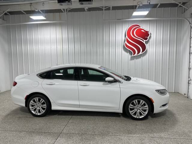 2015 Chrysler 200 Limited FWD photo