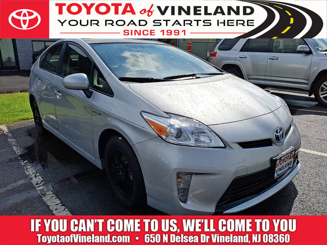 2015 Toyota Prius Four FWD photo