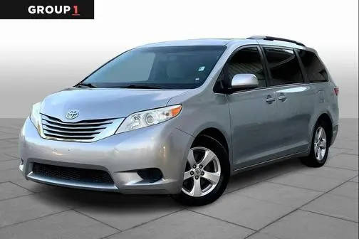 2015 Toyota Sienna LE FWD photo
