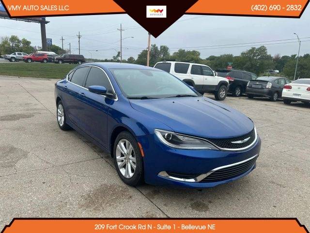 2015 Chrysler 200 Limited FWD photo