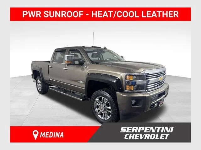 2015 Chevrolet Silverado 2500HD High Country 4WD photo