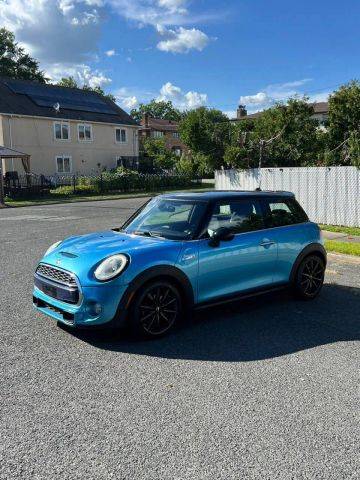2015 MINI Hardtop 2 Door S FWD photo