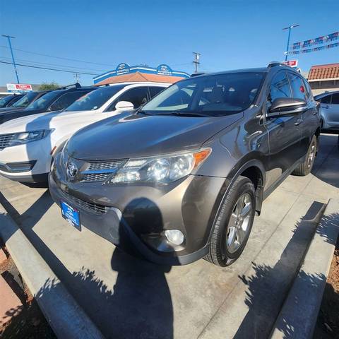 2015 Toyota RAV4 XLE FWD photo