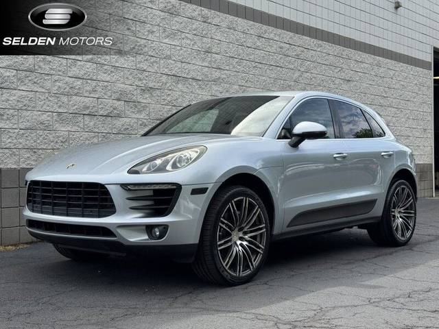 2015 Porsche Macan S AWD photo