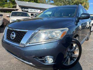 2015 Nissan Pathfinder Platinum FWD photo