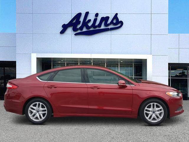 2016 Ford Fusion SE FWD photo