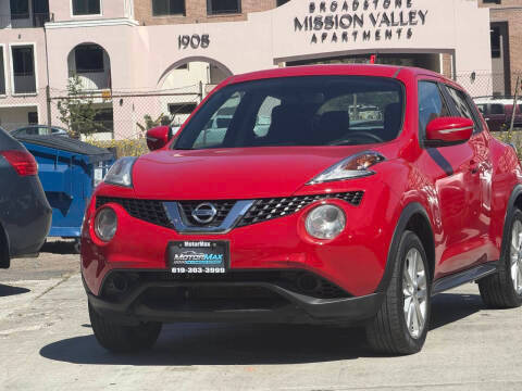 2015 Nissan Juke S AWD photo