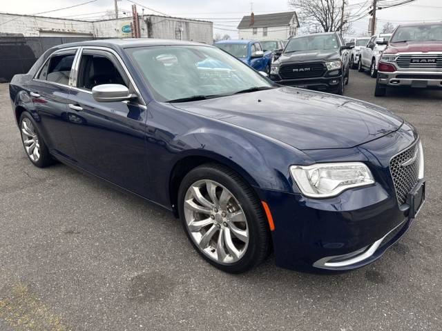 2015 Chrysler 300 300C Platinum RWD photo