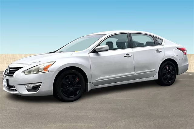 2015 Nissan Altima 2.5 S FWD photo