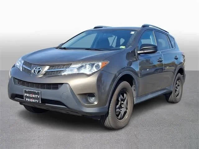 2015 Toyota RAV4 LE FWD photo