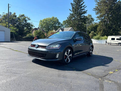 2015 Volkswagen Golf GTI  FWD photo